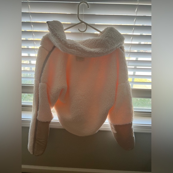 A&F Sherpa Jacket - Picture 6 of 7